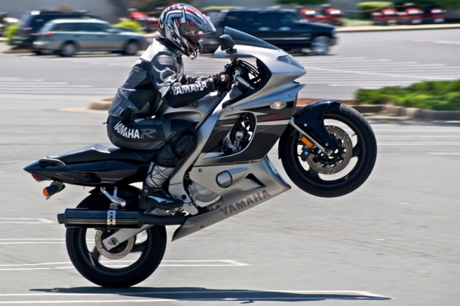 what is a swingarm on a motorcycle