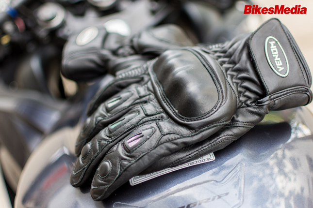 Venom Urban Wanderer Riding Gloves- Product Review » BikesMedia.in